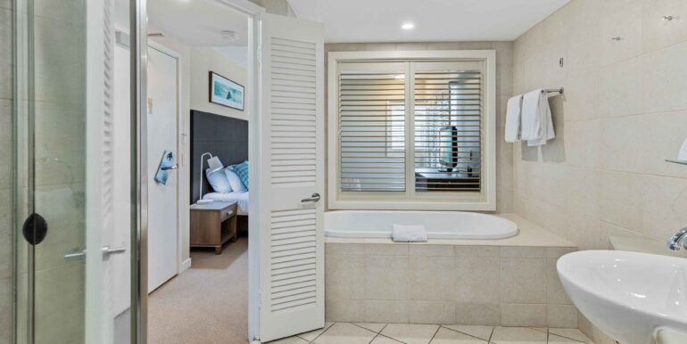 mantra_4304_4305_001